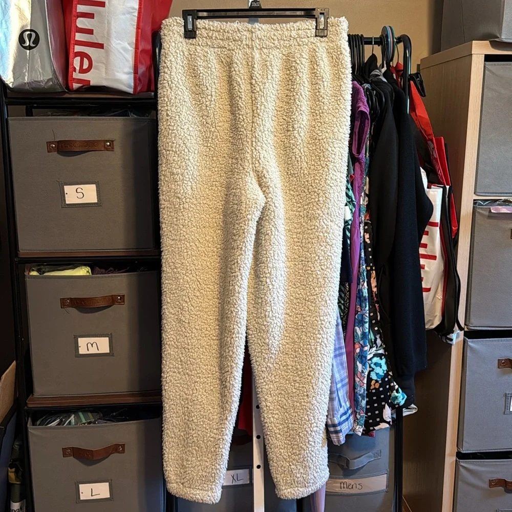 SKIMS Teddy Jogger Lounge Pants Sz Small Off White Bone - Picture 6 of 7